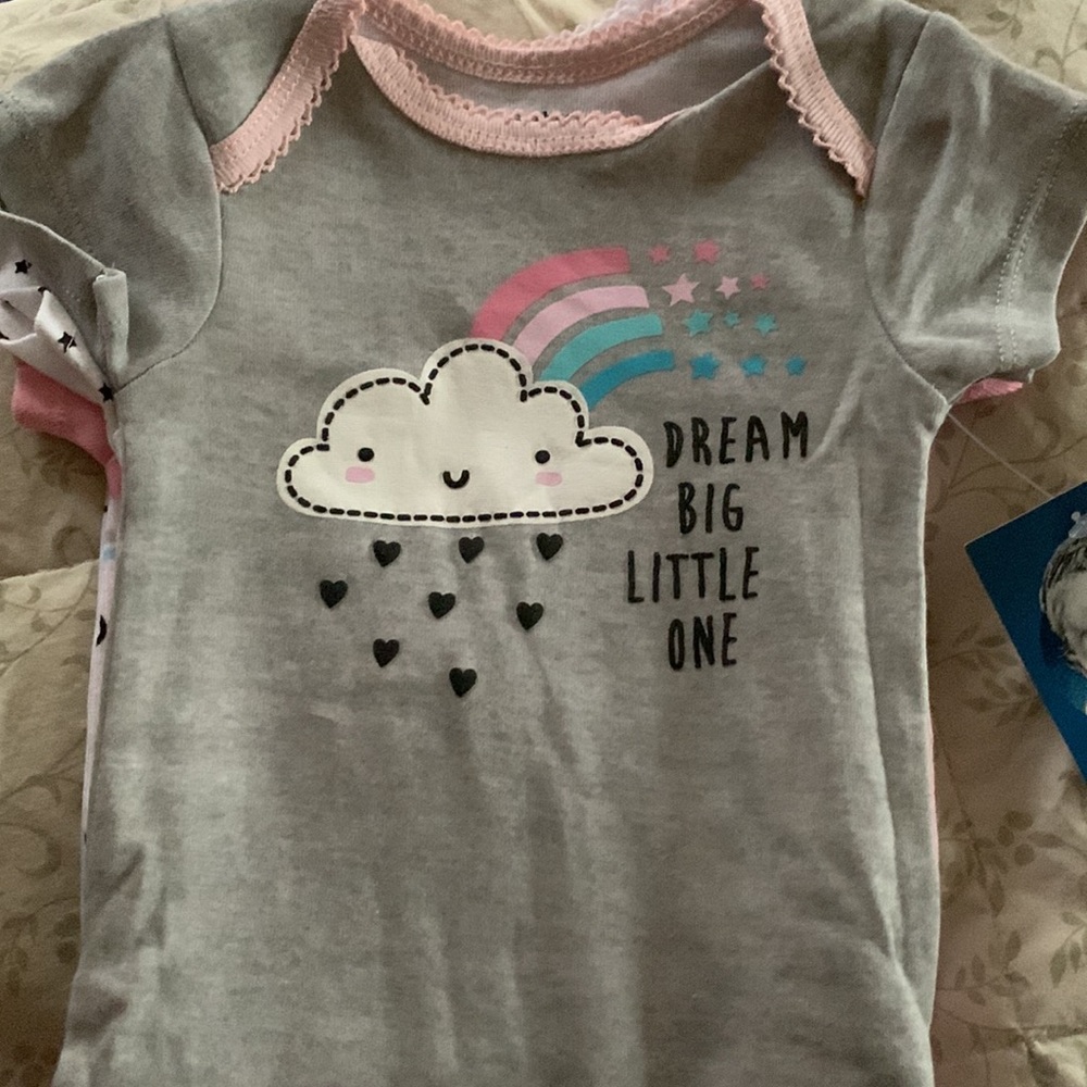 🧁Onesie & Socks Baby Girl Gift “CUPCAKES!” Onesies & Baby Socks Cupcake 4ct Box - Picture 13 of 13